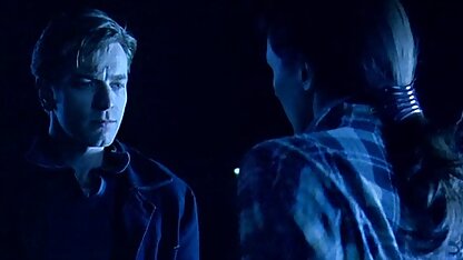 Người đàn ông trẻ, hút thuốc phim xet hay nhat khong che lá trong khi thủ dâm một mình.